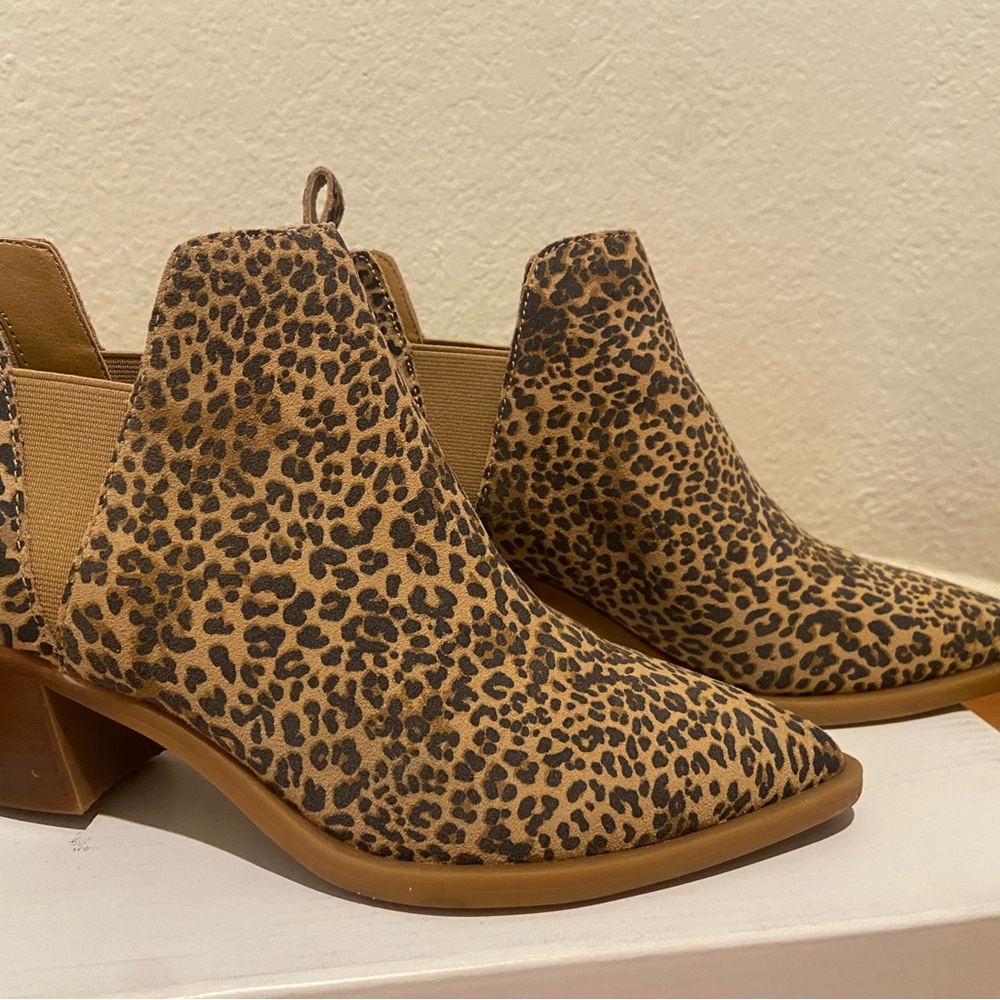Dolce Vita Tan Leopard Ankle Booties
